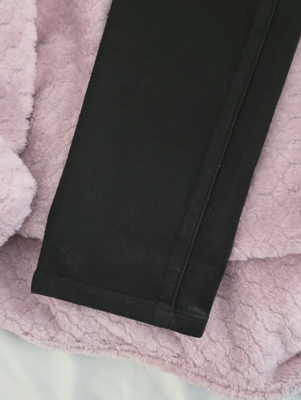 Good American Black Skinny Jeans - Picture 6 of 7